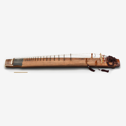 Image of Geomungo, a Korean instrument. 