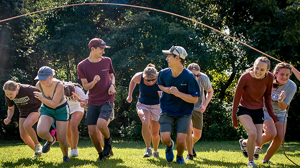 First-year students set off from starting line in footrace on lawn