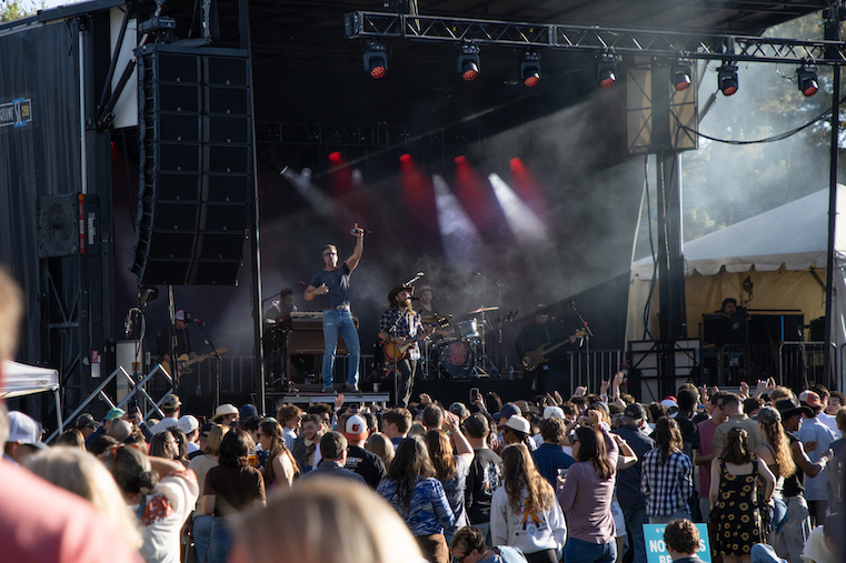 Washington College students cheer on Brothers Osborne during their Admitted Students Day concert. 
