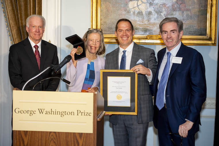 /live/news/_images/gwprizewinner25.jpg