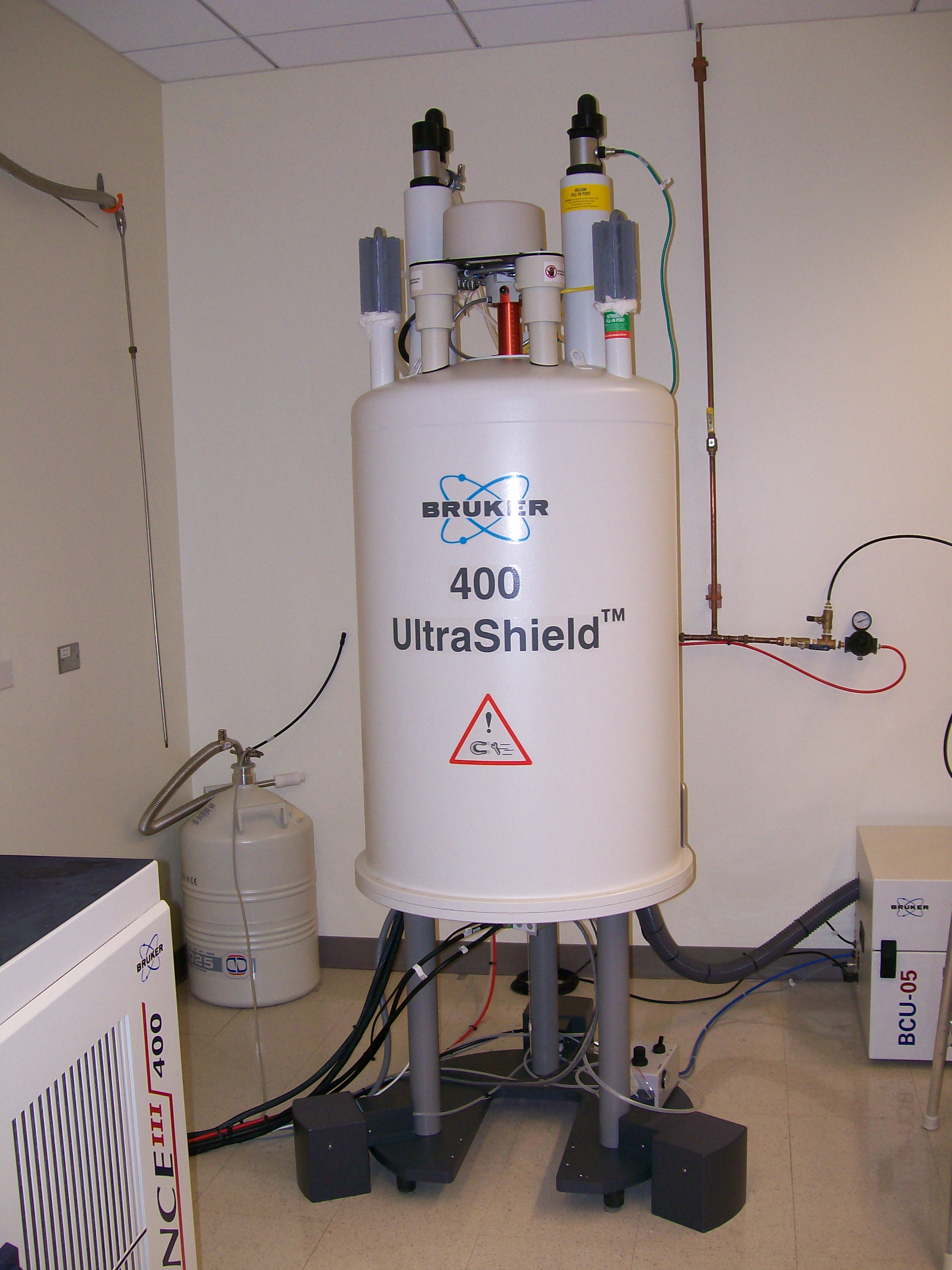 Bruker 400 MHz Nuclear Magnetic Resonance Spectrometer