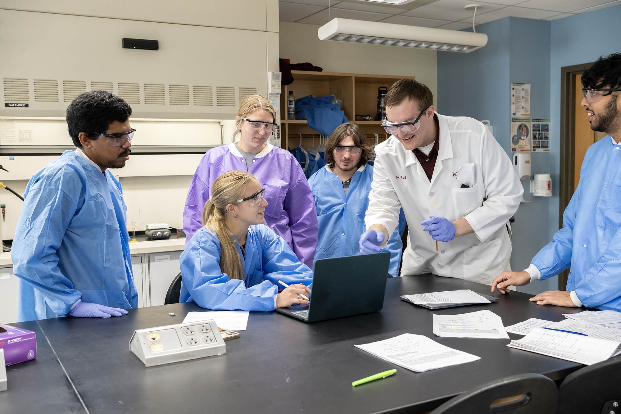 students in the lab